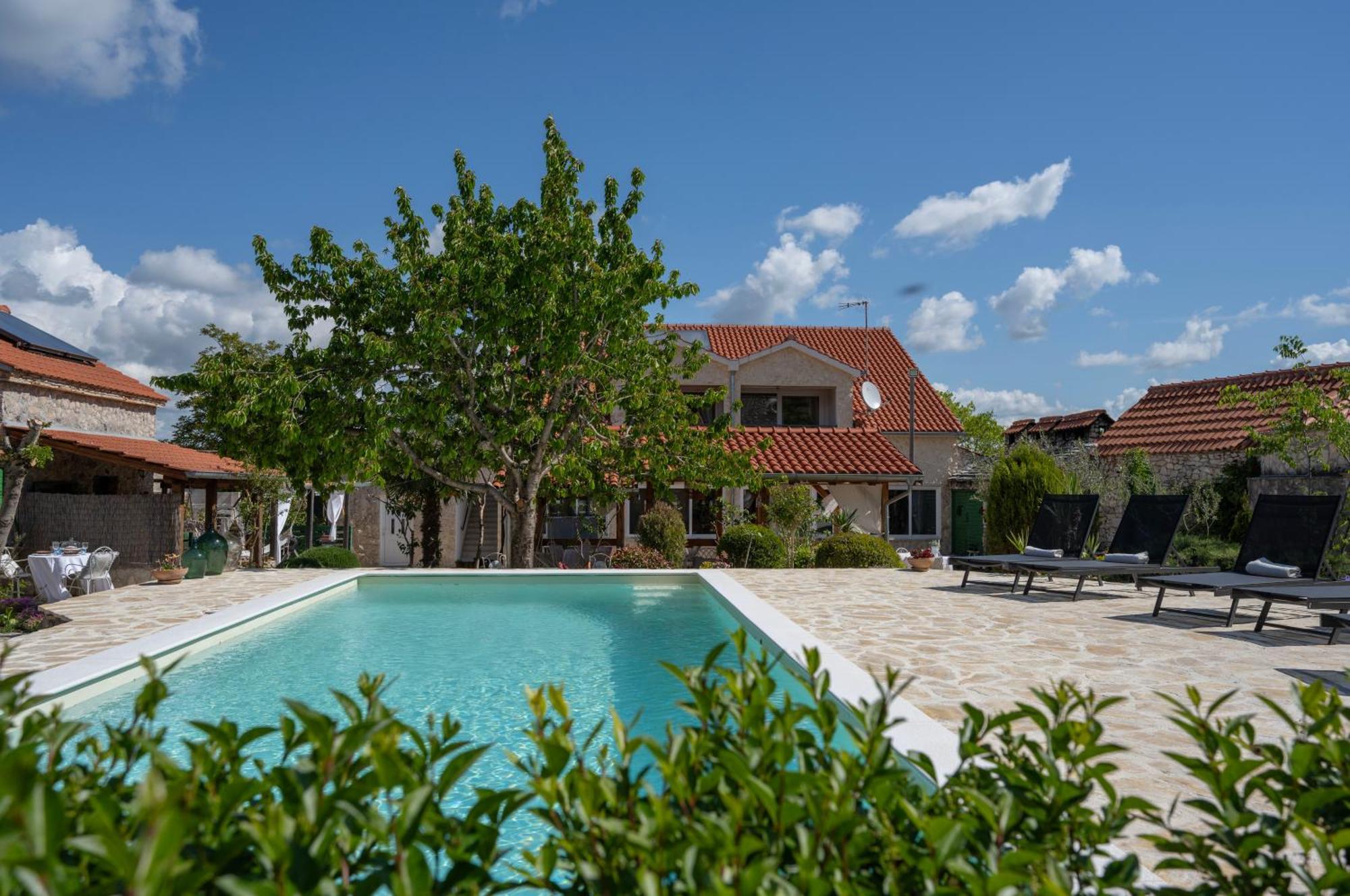 Kalpic Suites & Villa Lozovac Esterno foto